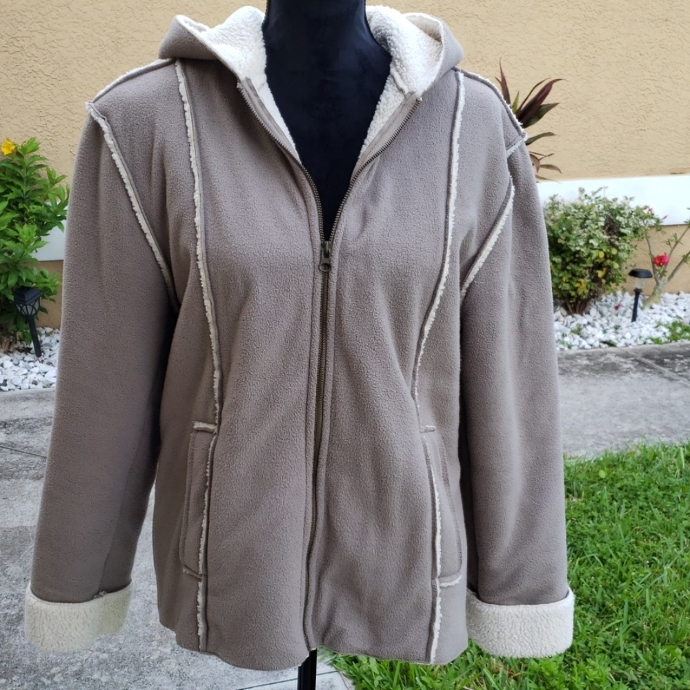 Fall or Winter coat - Picture 3 of 8